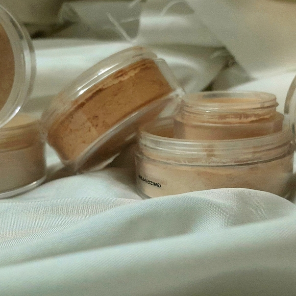 Pure Colors mineral powder - Picture 2 of 6